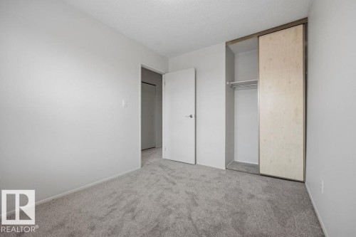 10473 24 Avenue Nw, Edmonton, AB - Indoor Photo Showing Other Room