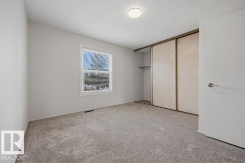 10473 24 Avenue Nw, Edmonton, AB - Indoor Photo Showing Other Room