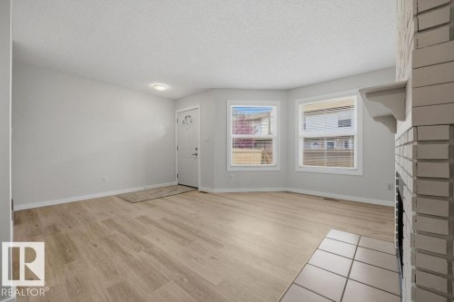 10473 24 Avenue Nw, Edmonton, AB - Indoor Photo Showing Other Room