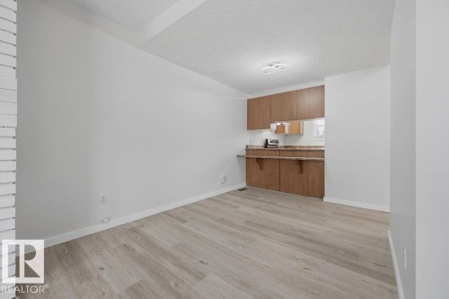 10473 24 Avenue Nw, Edmonton, AB - Indoor