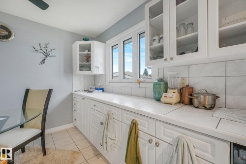 8712 137 Avenue Nw, Edmonton, AB - Indoor Photo Showing Other Room