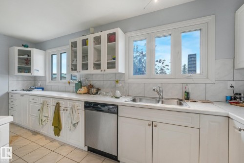 8712 137 Avenue Nw, Edmonton, AB - Indoor Photo Showing Kitchen With Double Sink