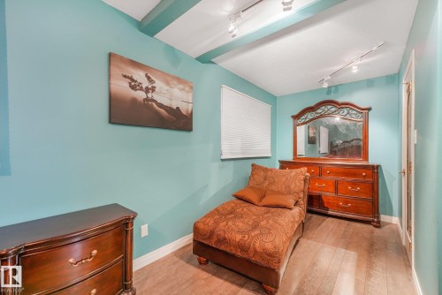8712 137 Avenue Nw, Edmonton, AB - Indoor Photo Showing Bedroom