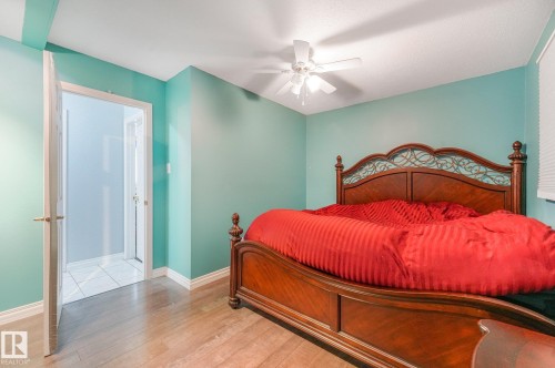 8712 137 Avenue Nw, Edmonton, AB - Indoor Photo Showing Bedroom