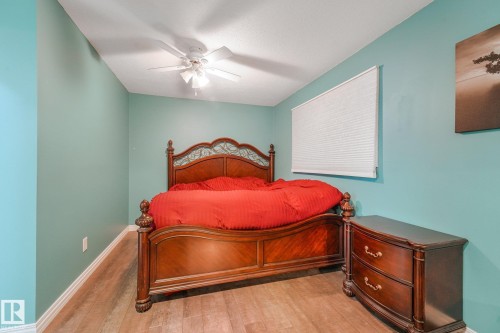 8712 137 Avenue Nw, Edmonton, AB - Indoor Photo Showing Bedroom