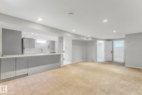 8712 137 Avenue Nw, Edmonton, AB - Indoor Photo Showing Other Room