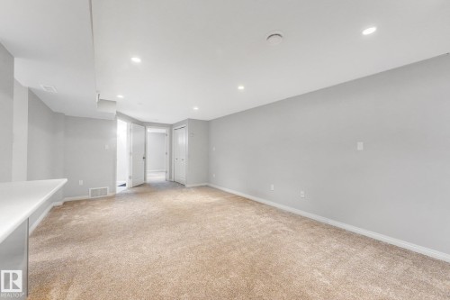 8712 137 Avenue Nw, Edmonton, AB - Indoor Photo Showing Other Room
