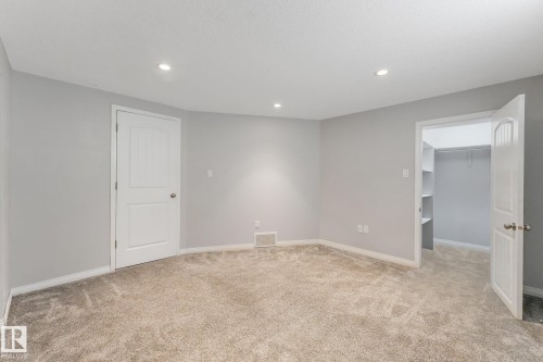 8712 137 Avenue Nw, Edmonton, AB - Indoor Photo Showing Other Room