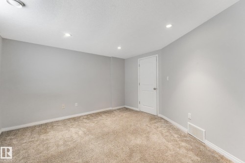 8712 137 Avenue Nw, Edmonton, AB - Indoor Photo Showing Other Room