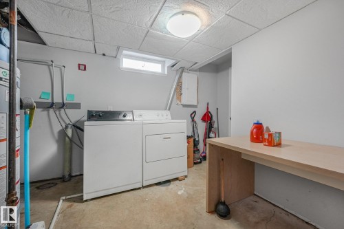 8712 137 Avenue Nw, Edmonton, AB - Indoor Photo Showing Laundry Room