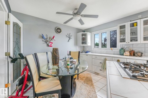 8712 137 Avenue Nw, Edmonton, AB - Indoor Photo Showing Dining Room