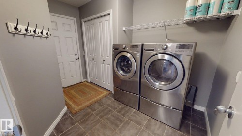 537 Fairway Court, Stony Plain, AB - Indoor Photo Showing Laundry Room