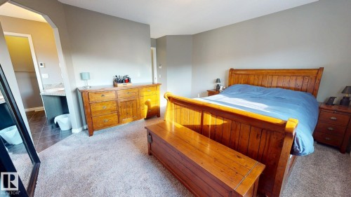537 Fairway Court, Stony Plain, AB - Indoor Photo Showing Bedroom