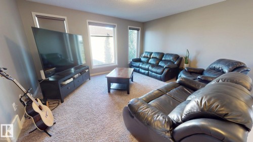 537 Fairway Court, Stony Plain, AB - Indoor Photo Showing Living Room