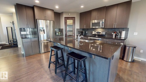 537 Fairway Court, Stony Plain, AB - Indoor Photo Showing Kitchen With Stainless Steel Kitchen With Upgraded Kitchen