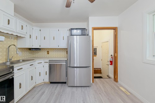 4510 55 Avenue, Barrhead, AB - Indoor Photo Showing Kitchen With Double Sink
