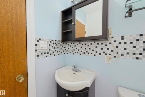 4510 55 Avenue, Barrhead, AB - Indoor Photo Showing Bathroom