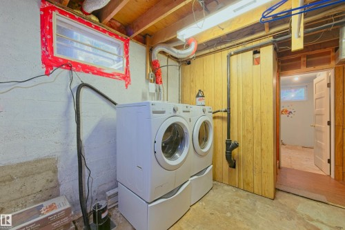 4510 55 Avenue, Barrhead, AB - Indoor Photo Showing Laundry Room