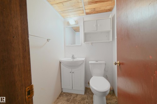 4510 55 Avenue, Barrhead, AB - Indoor Photo Showing Bathroom