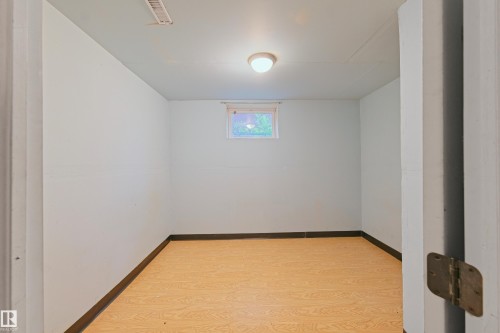 4510 55 Avenue, Barrhead, AB - Indoor Photo Showing Other Room