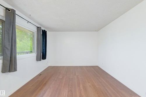 4510 55 Avenue, Barrhead, AB - Indoor Photo Showing Other Room