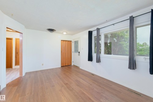4510 55 Avenue, Barrhead, AB - Indoor Photo Showing Other Room