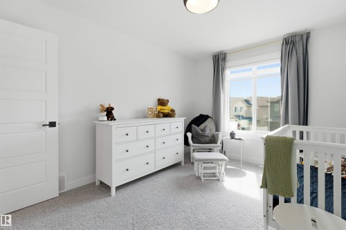 4618 170A Avenue Nw, Edmonton, AB - Indoor Photo Showing Bedroom