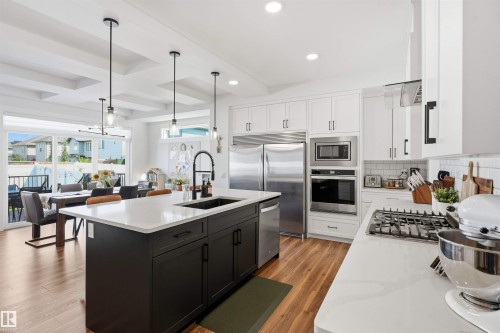 4618 170A Avenue Nw, Edmonton, AB - Indoor Photo Showing Kitchen With Upgraded Kitchen
