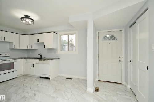 1679 Lakewood Road Nw, Edmonton, AB - Indoor Photo Showing Kitchen