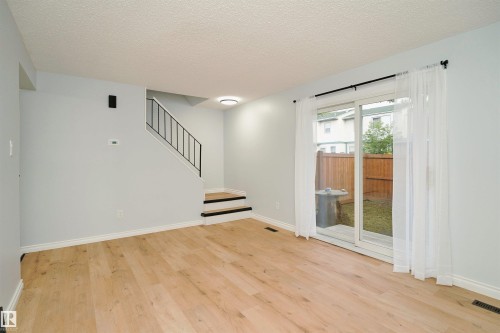 1679 Lakewood Road Nw, Edmonton, AB - Indoor Photo Showing Other Room