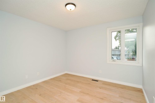 1679 Lakewood Road Nw, Edmonton, AB - Indoor Photo Showing Other Room
