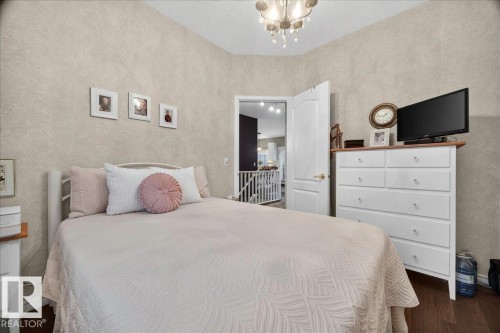 #52 1780 Glastonbury Bv Nw, Edmonton, AB - Indoor Photo Showing Bedroom