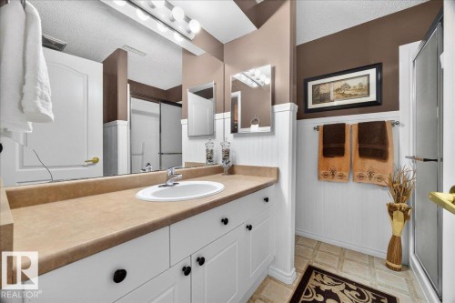 #52 1780 Glastonbury Bv Nw, Edmonton, AB - Indoor Photo Showing Bathroom