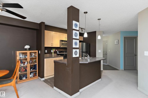 #111 11445 Ellerslie Rd Sw, Edmonton, AB - Indoor Photo Showing Kitchen