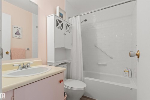 #64 3221 119 St Nw, Edmonton, AB - Indoor Photo Showing Bathroom