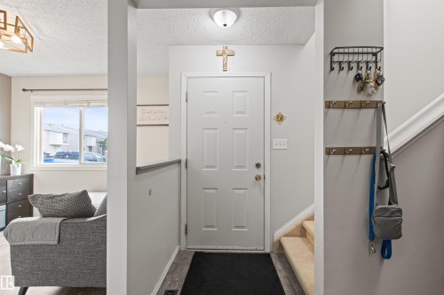 #64 3221 119 St Nw, Edmonton, AB - Indoor Photo Showing Other Room