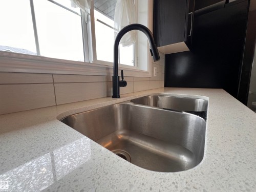 #31 20 Augustine Cr, Sherwood Park, AB - Indoor Photo Showing Kitchen With Double Sink