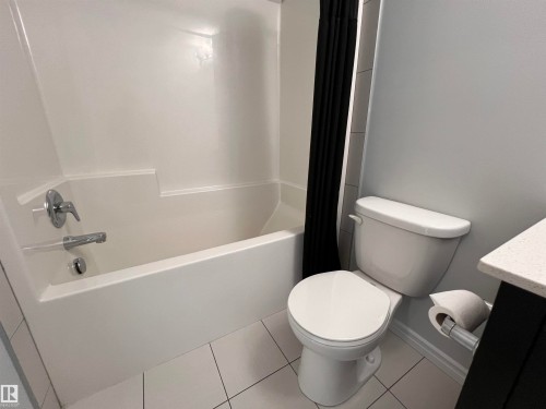 #31 20 Augustine Cr, Sherwood Park, AB - Indoor Photo Showing Bathroom