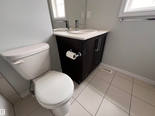 #31 20 Augustine Cr, Sherwood Park, AB - Indoor Photo Showing Bathroom
