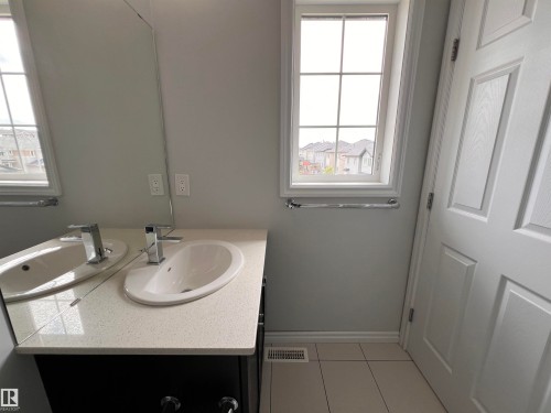 #31 20 Augustine Cr, Sherwood Park, AB - Indoor Photo Showing Bathroom