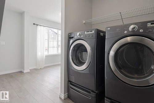 #31 20 Augustine Cr, Sherwood Park, AB - Indoor Photo Showing Laundry Room