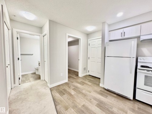 #111 11511 27 Av Nw, Edmonton, AB - Indoor Photo Showing Kitchen