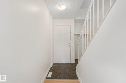 5833 Riverbend Road Nw, Edmonton, AB - Indoor Photo Showing Other Room