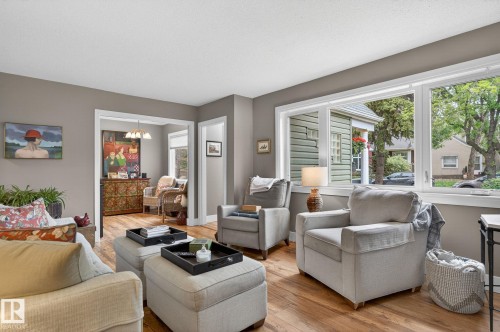 10108 144 Street Nw, Edmonton, AB - Indoor Photo Showing Living Room