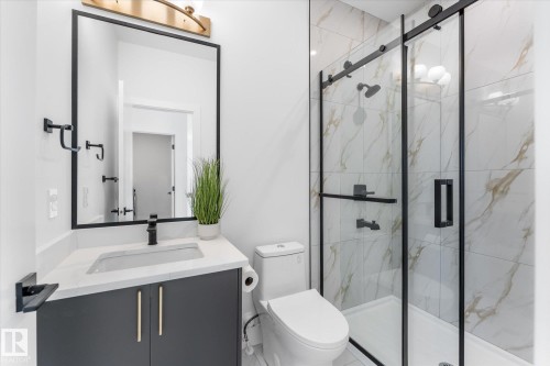 12 Cobblestone Gate, Spruce Grove, AB - Indoor Photo Showing Bathroom