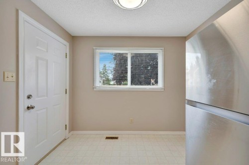 #22 1651 46 St Nw, Edmonton, AB - Indoor Photo Showing Other Room