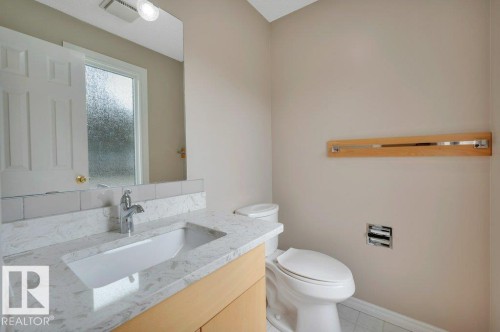 #22 1651 46 St Nw, Edmonton, AB - Indoor Photo Showing Bathroom