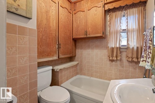 12044 50 Street Nw, Edmonton, AB - Indoor Photo Showing Bathroom