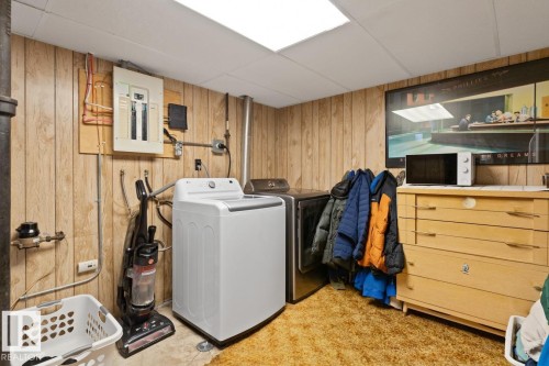 12044 50 Street Nw, Edmonton, AB - Indoor Photo Showing Laundry Room