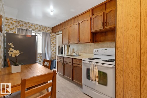 12044 50 Street Nw, Edmonton, AB - Indoor Photo Showing Kitchen